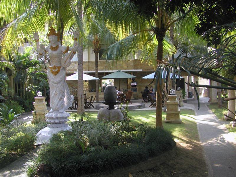 Oyo 2334 Melka Excelsior Hotel Singaraja Esterno foto