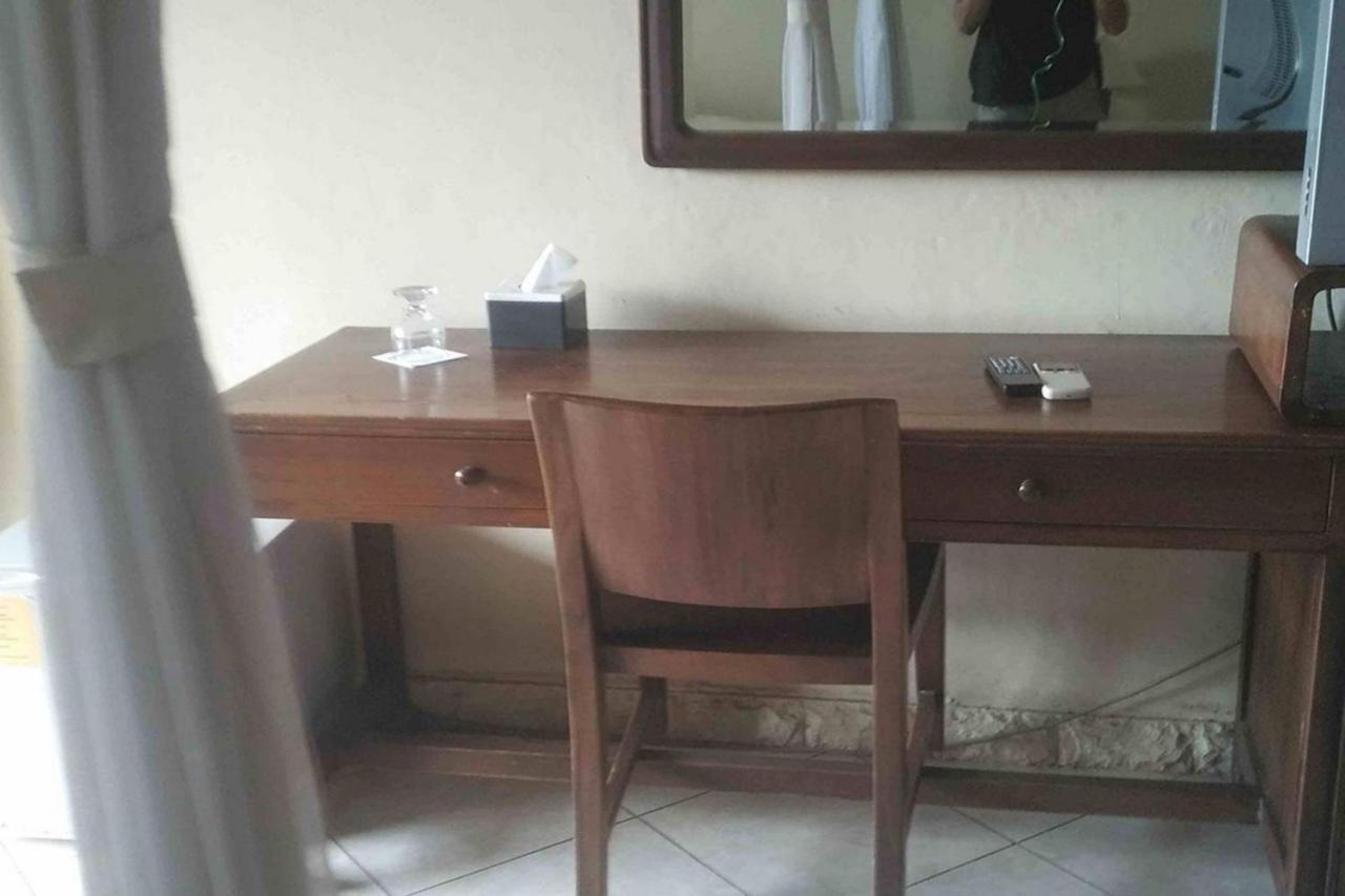 Oyo 2334 Melka Excelsior Hotel Singaraja Esterno foto