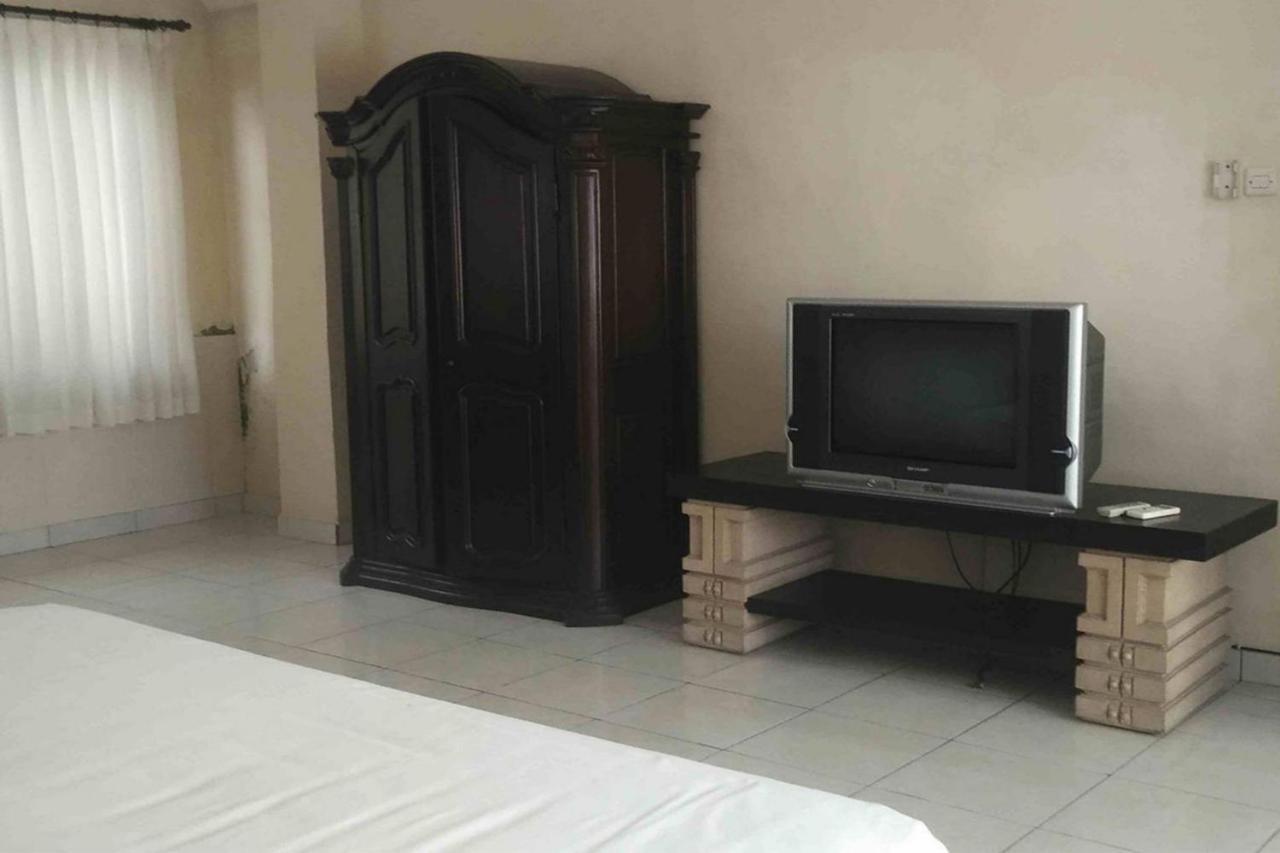 Oyo 2334 Melka Excelsior Hotel Singaraja Esterno foto