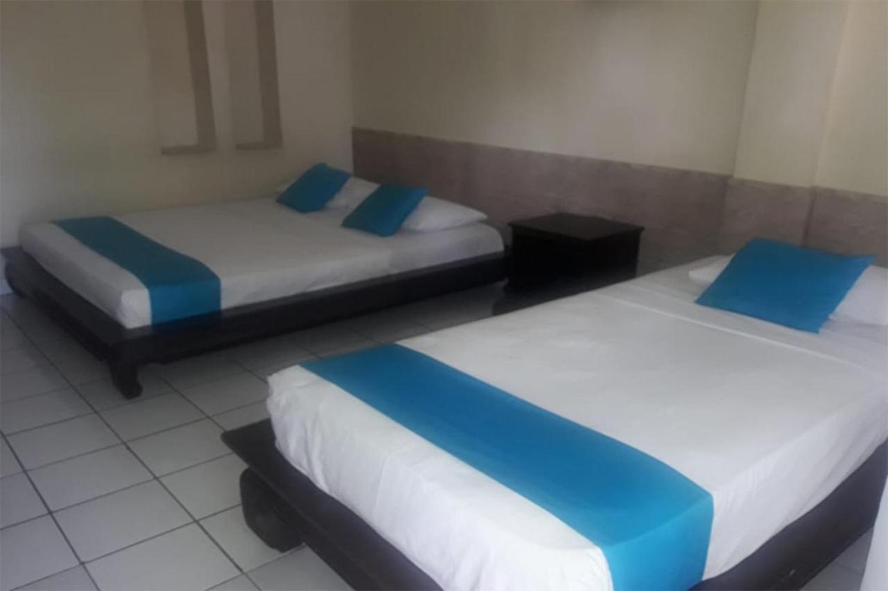 Oyo 2334 Melka Excelsior Hotel Singaraja Esterno foto