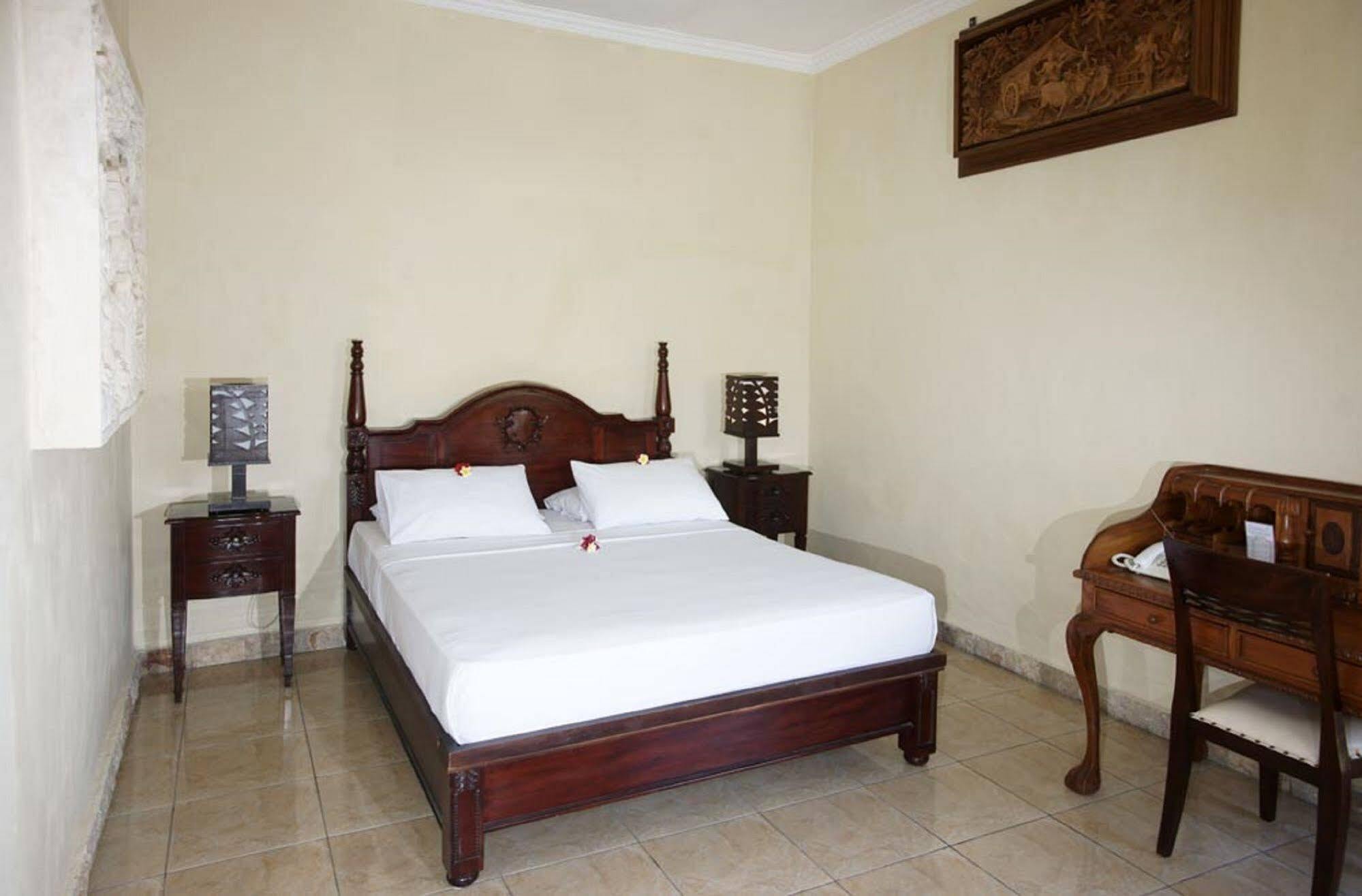 Oyo 2334 Melka Excelsior Hotel Singaraja Esterno foto